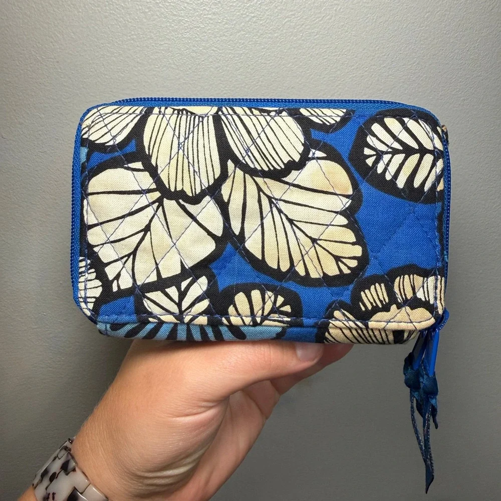 Vera Bradley Blue Bayou All In One Crossbody Wallet Floral Quilted